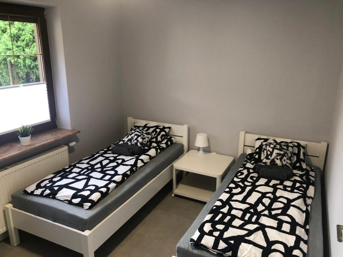 Klimatyzowane Apartamenty I Pokoje Przy Targach Kielce Exterior foto