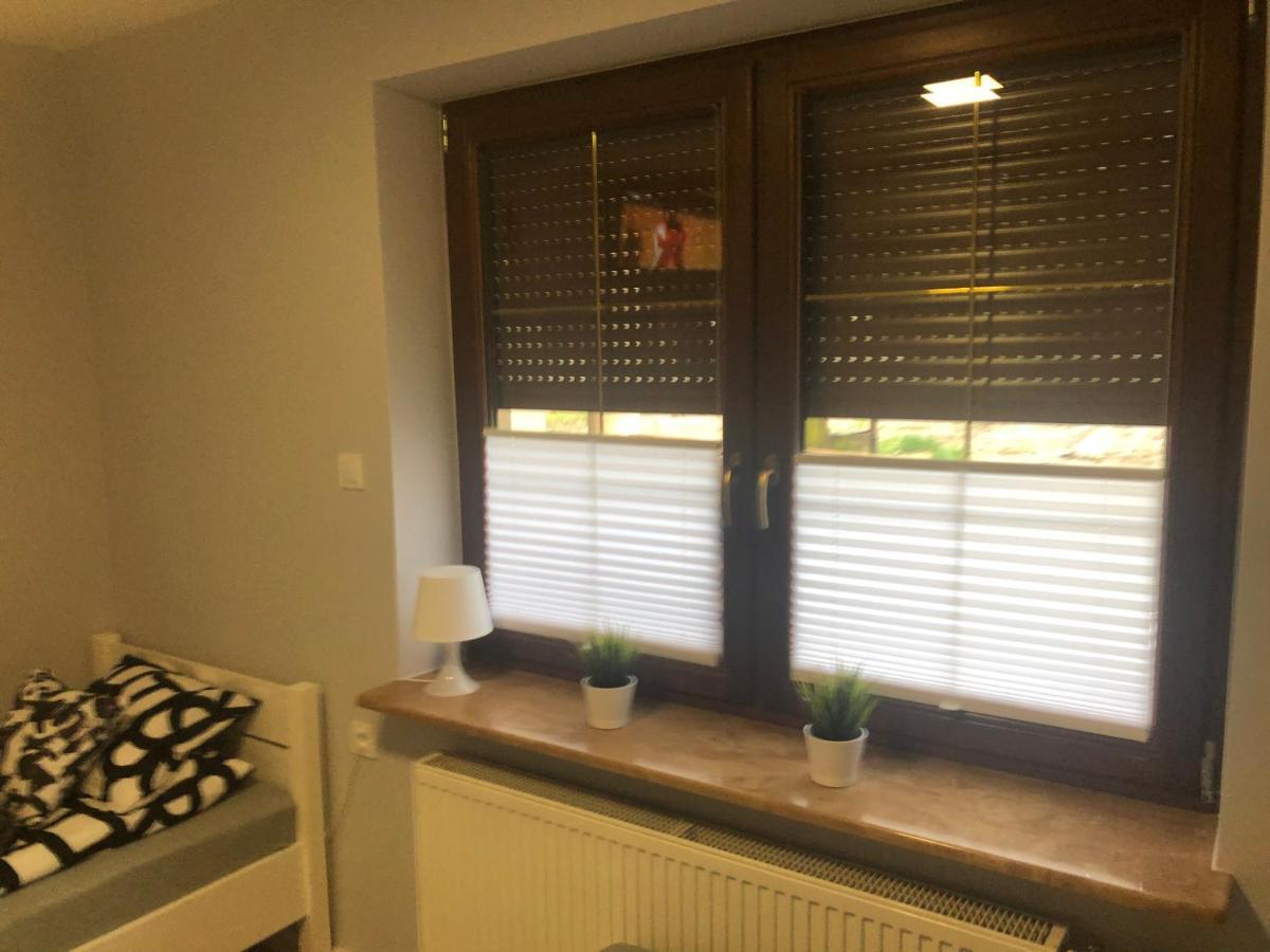 Klimatyzowane Apartamenty I Pokoje Przy Targach Kielce Exterior foto