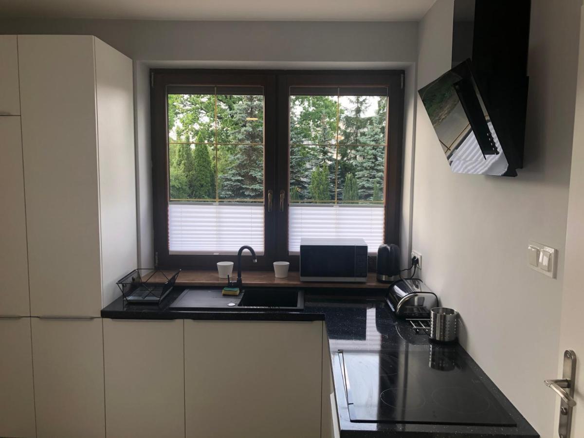 Klimatyzowane Apartamenty I Pokoje Przy Targach Kielce Exterior foto