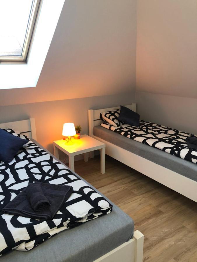 Klimatyzowane Apartamenty I Pokoje Przy Targach Kielce Exterior foto